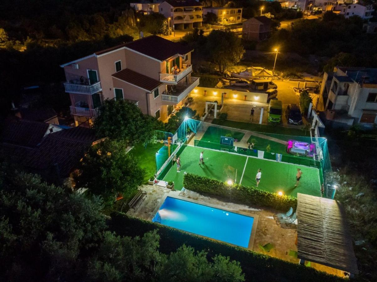 Apartments Mirko Seget Vranjica Exteriör bild